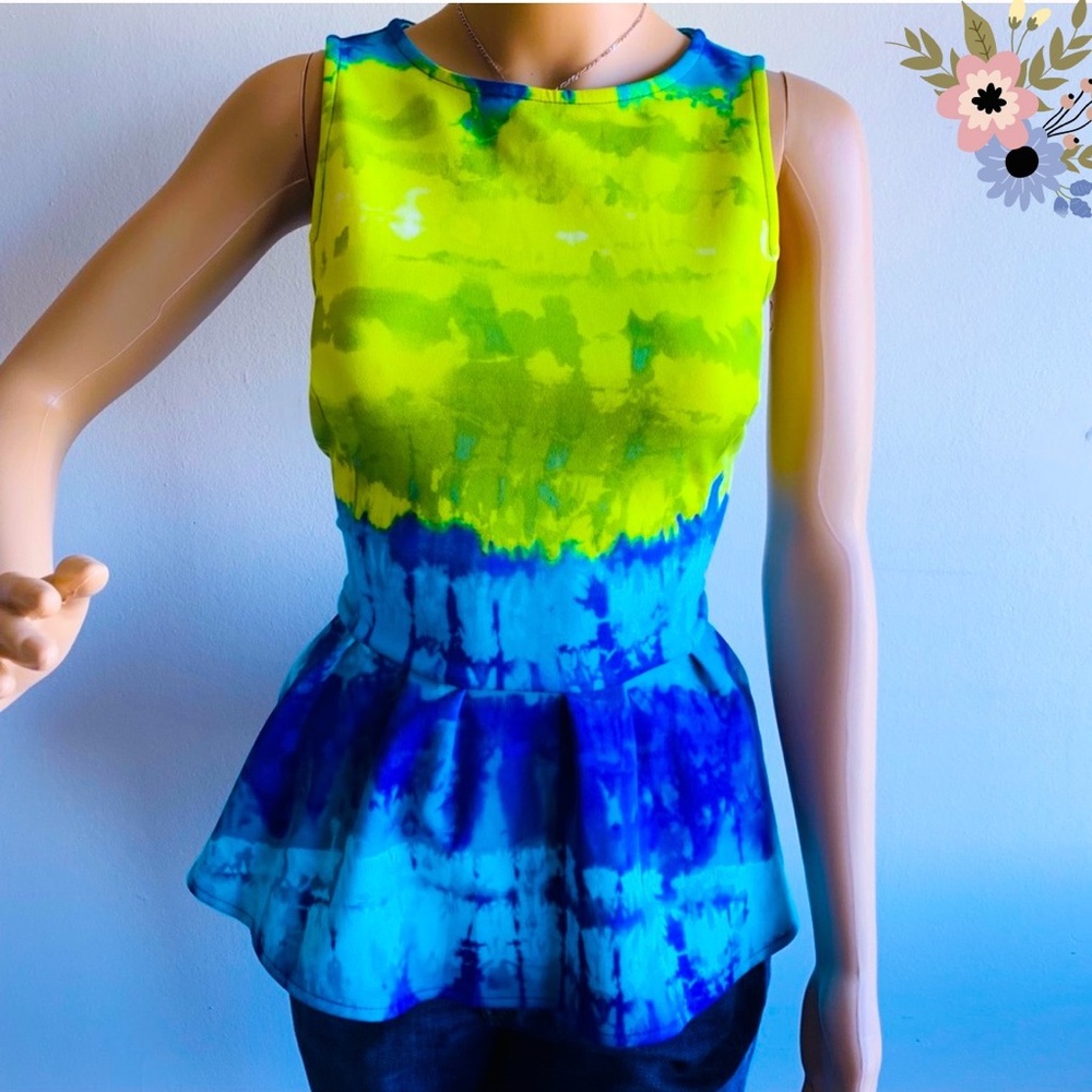 🆕 NWOT Sleeveless Blue Yellow Top, S
